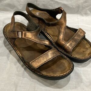 Naot eur 41 copper Sandals Velcro adjustable Ankle & toe Straps Wedge Sole